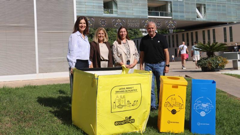 Lee más sobre el artículo Benidorm impulsa la concienciación sobre el reciclaje con el reparto a las peñas de contenedores de envases y de papel cartón