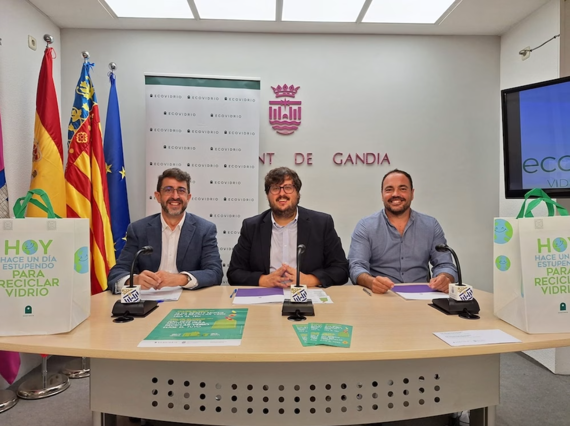 Lee más sobre el artículo Ecobarrios en Gandia: la nueva campaña para reciclar vidrio