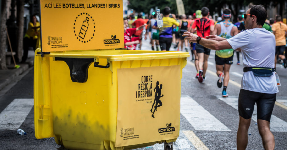 Lee más sobre el artículo El Medio Maratón y el Maratón Valencia recuperan más de 23 toneladas de residuos junto a Ecoembes en 2025