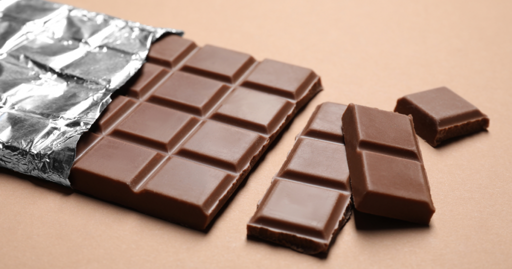 ¿Dónde depositar el envoltorio del chocolate?