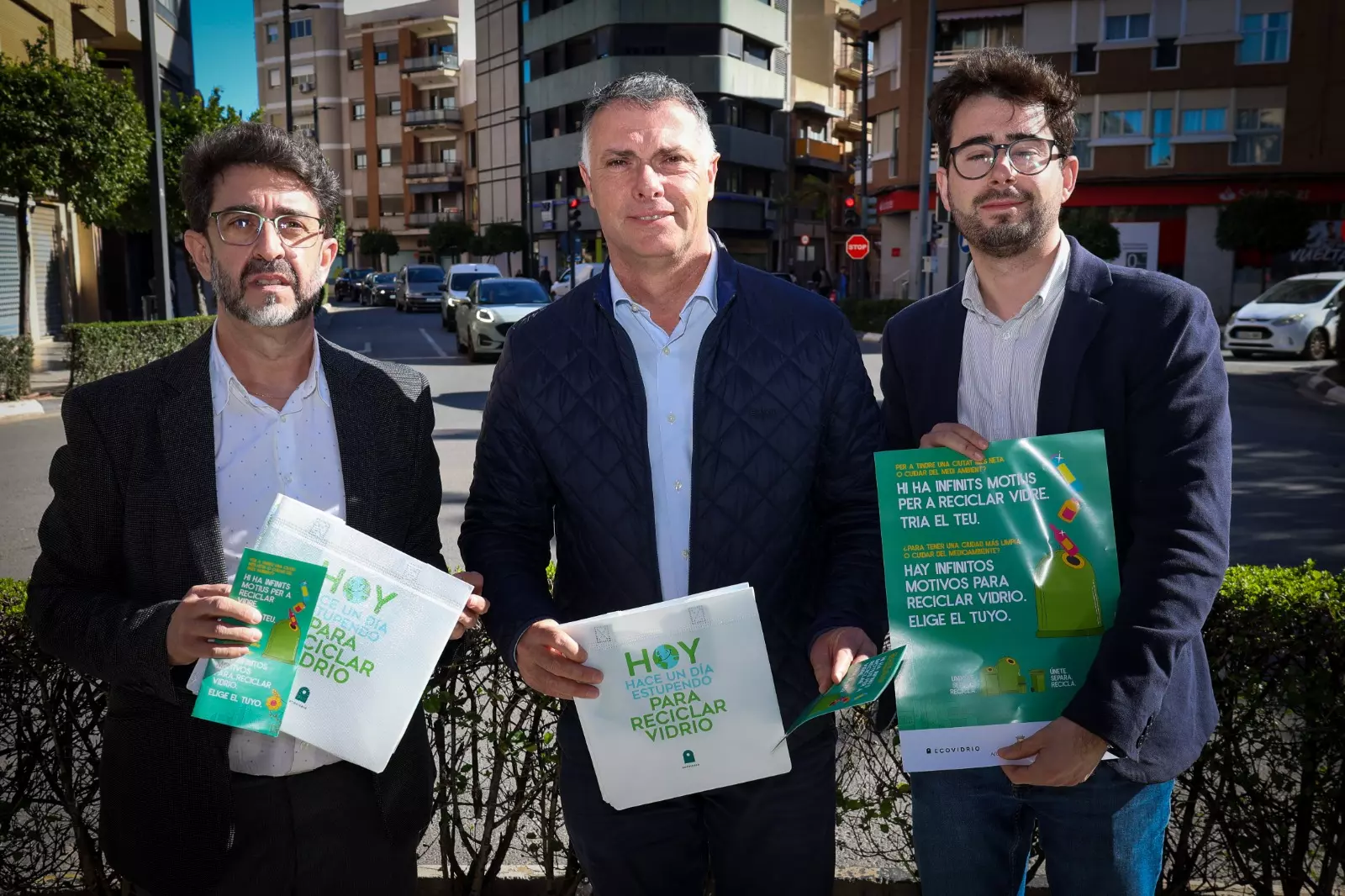 Lee más sobre el artículo Ecovidrio y Torrent se apoyan en la IA para impulsar el reciclaje de vidrio con una campaña puerta a puerta en cinco barrios