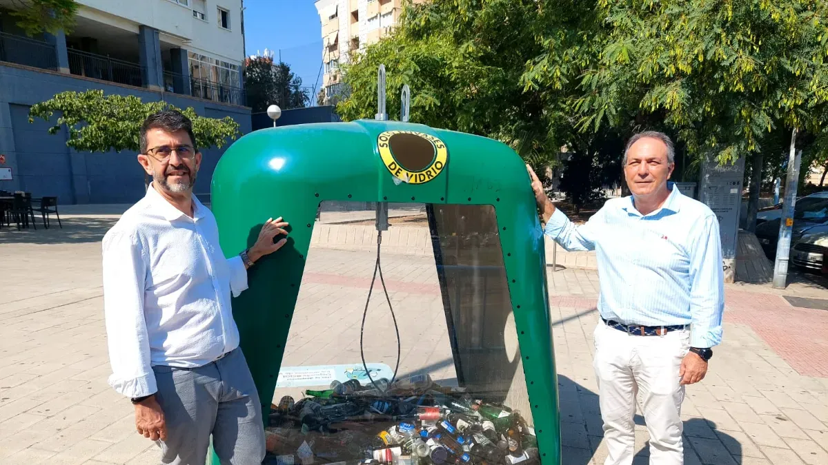 Lee más sobre el artículo Alicante estrena el primer contenedor transparente de vidrio de la Comunitat Valenciana